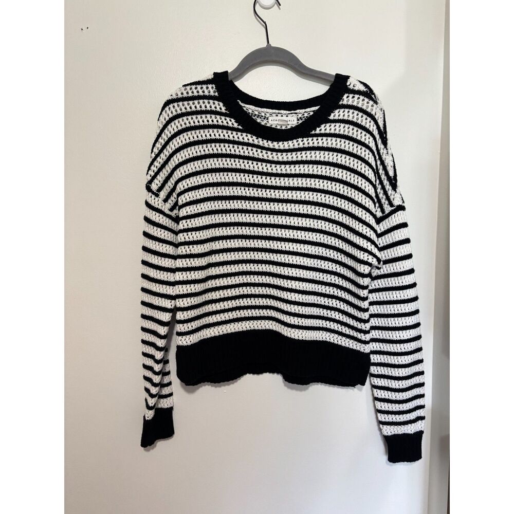 Aeropostale Striped Cropped Crochet Sweater Black White‎ Knit Cozy Preppy M